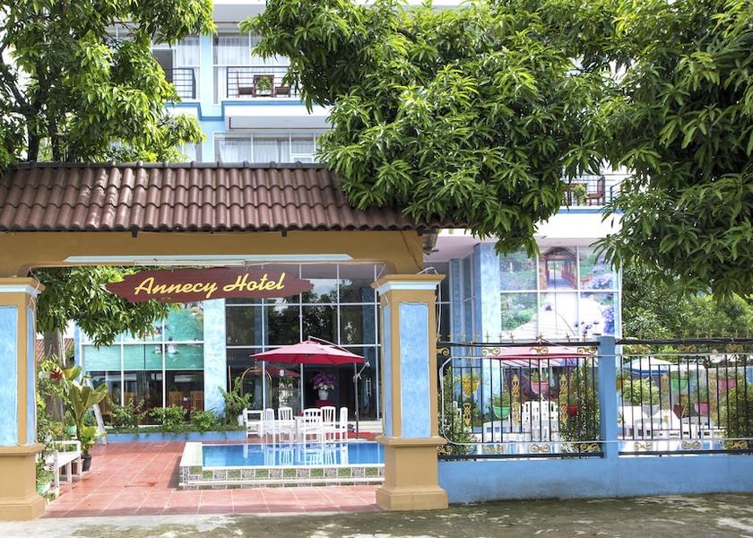 Vientiane Province Vang Vieng Front of property