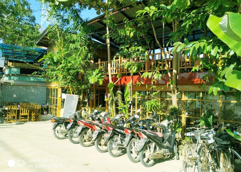  Ngwe Saung Scooter/Moped