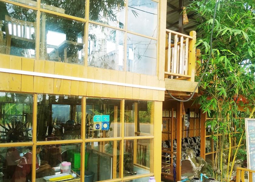  Ngwe Saung Restaurant