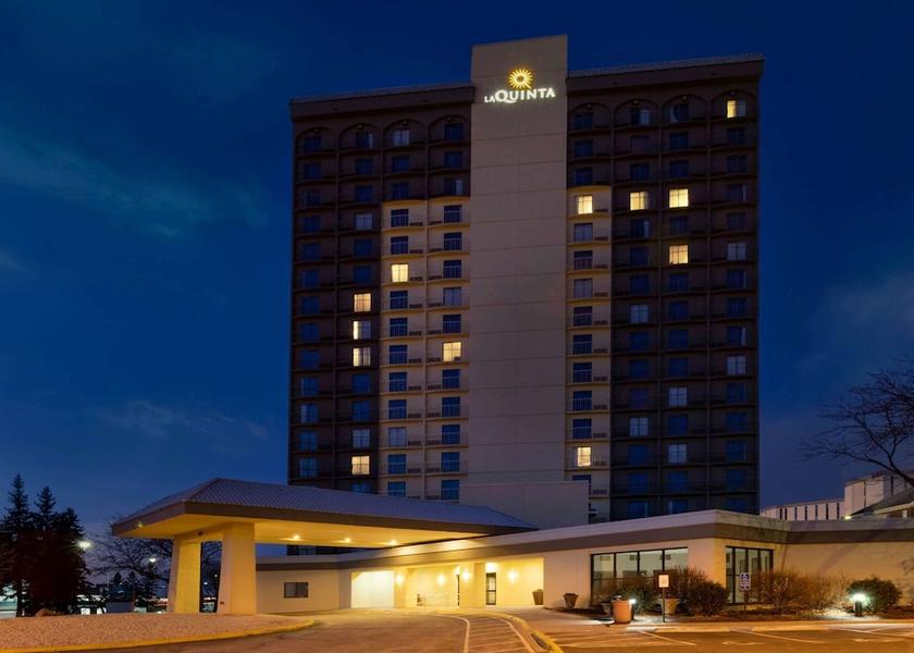 Minnesota Bloomington Exterior Detail