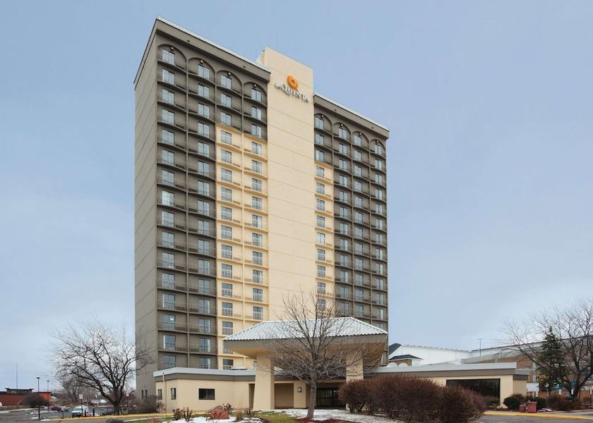 Minnesota Bloomington Exterior Detail