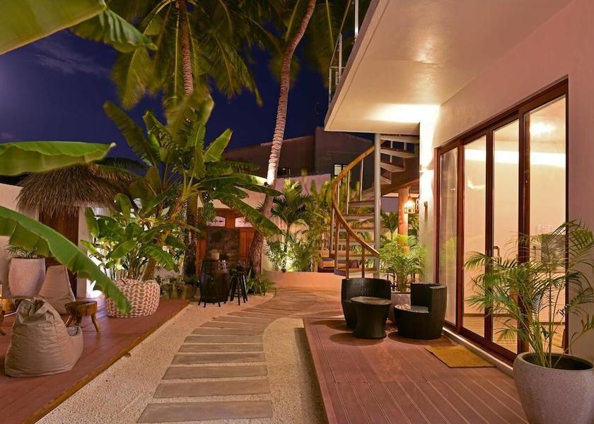 South Ari Atoll Dhiffushi Exterior Detail