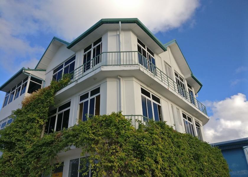 Gaafu Alifu Atoll Dhaandhoo Facade
