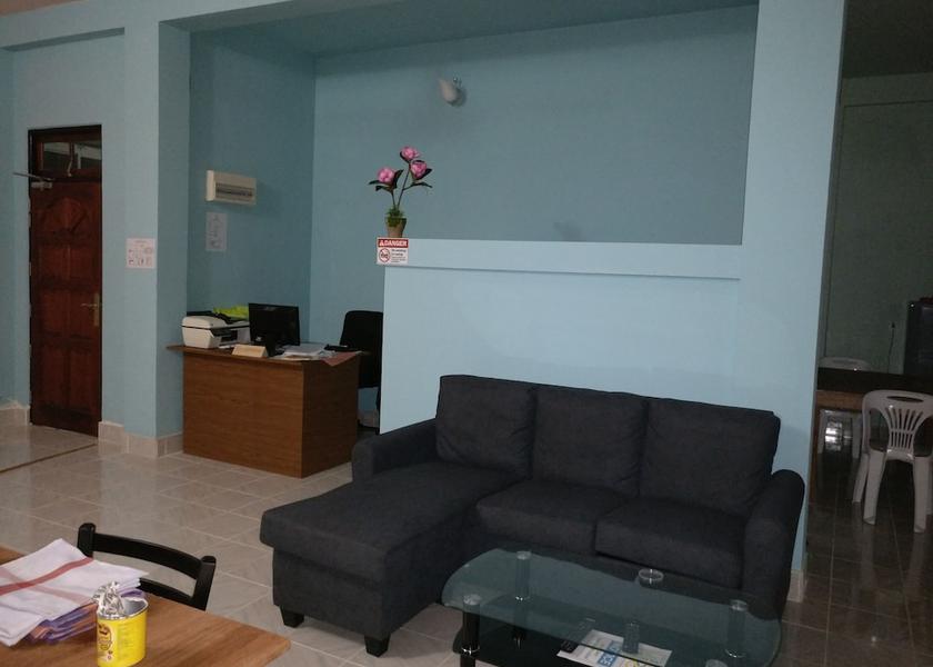 Gaafu Alifu Atoll Dhaandhoo Interior Entrance