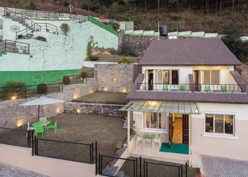  Kathmandu Exterior Detail