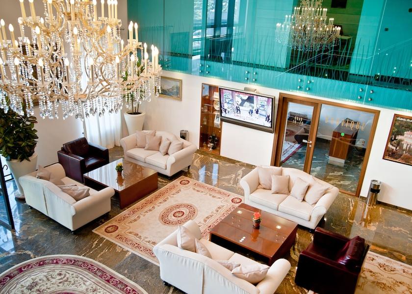  Cluj-Napoca Interior Entrance