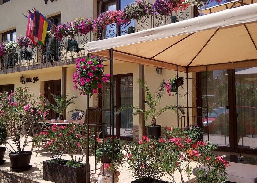  Baile Felix Primary image