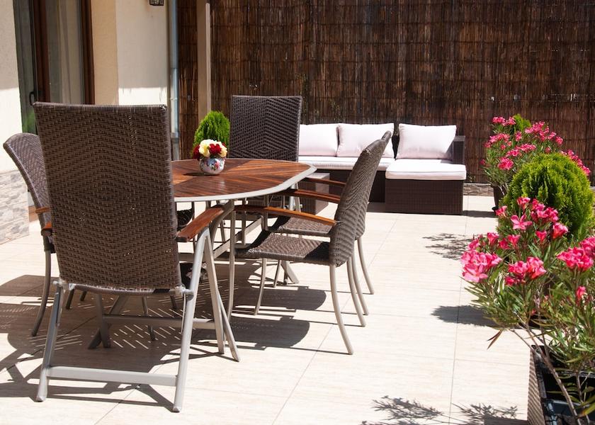  Baile Felix Exterior Detail