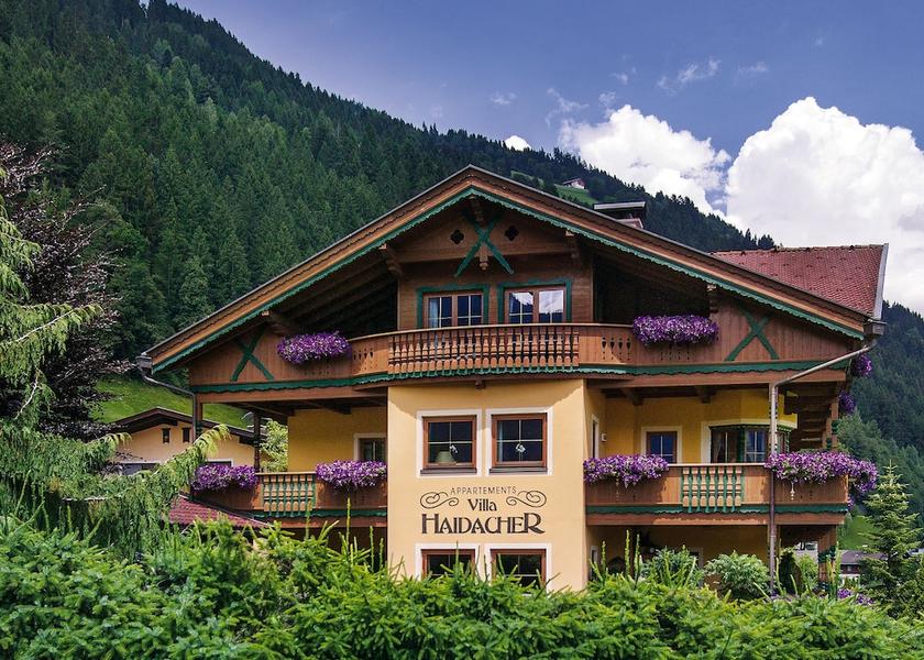 Tyrol Zellberg Front of property