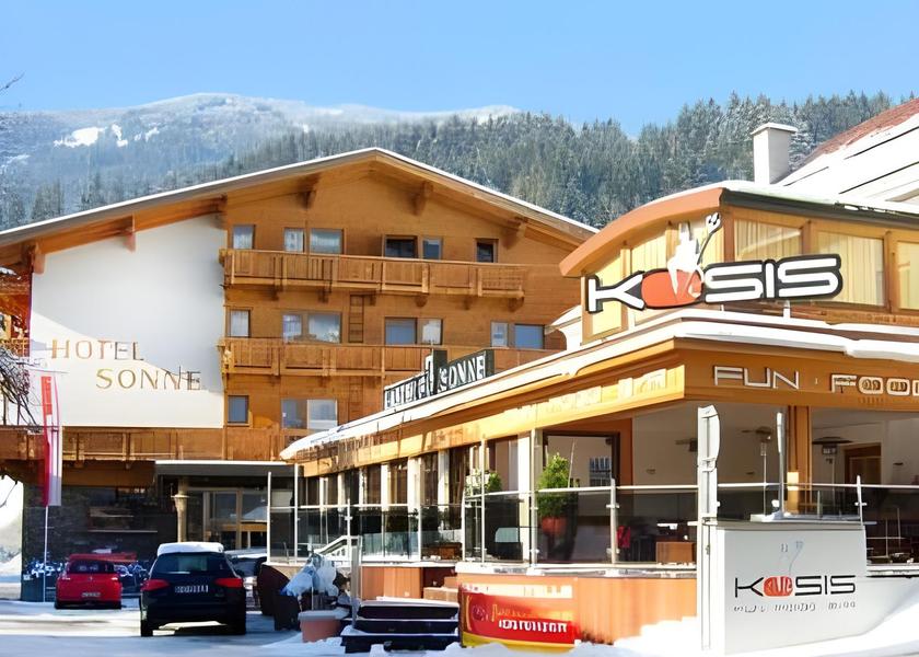 Tyrol Fuegen Hotel Exterior