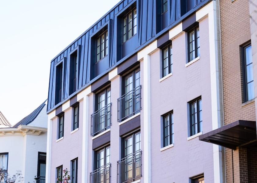 Virginia Washington Exterior Detail