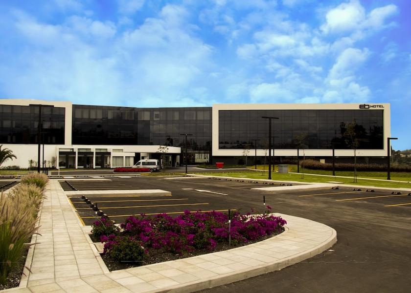 Pichincha Tababela Parking