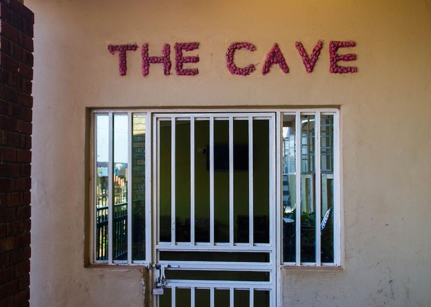  Nebbi Exterior Detail