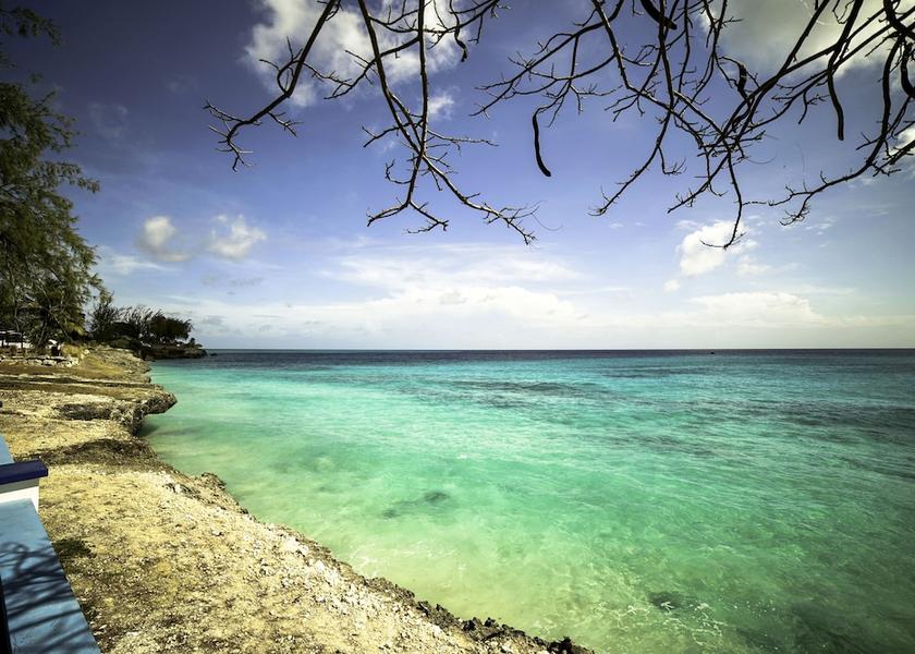  Oistins Exterior Detail