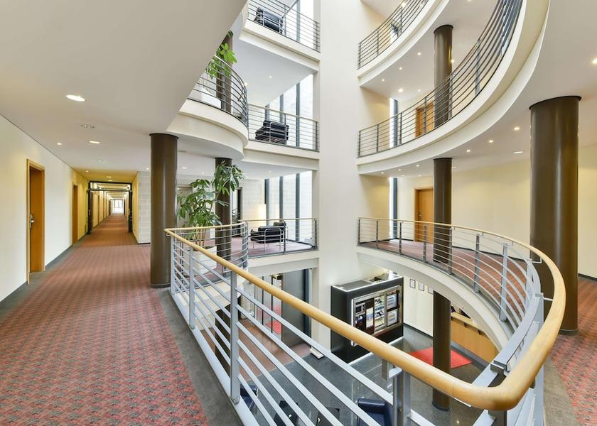 Bavaria Unterhaching Lobby
