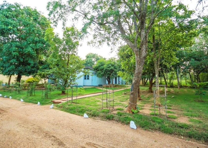 Anuradhapura District Habarana Exterior Detail