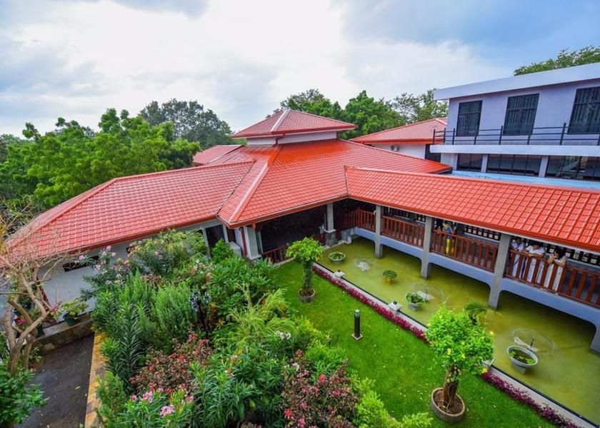 Sabaragamuwa Province Udawalawa Property grounds