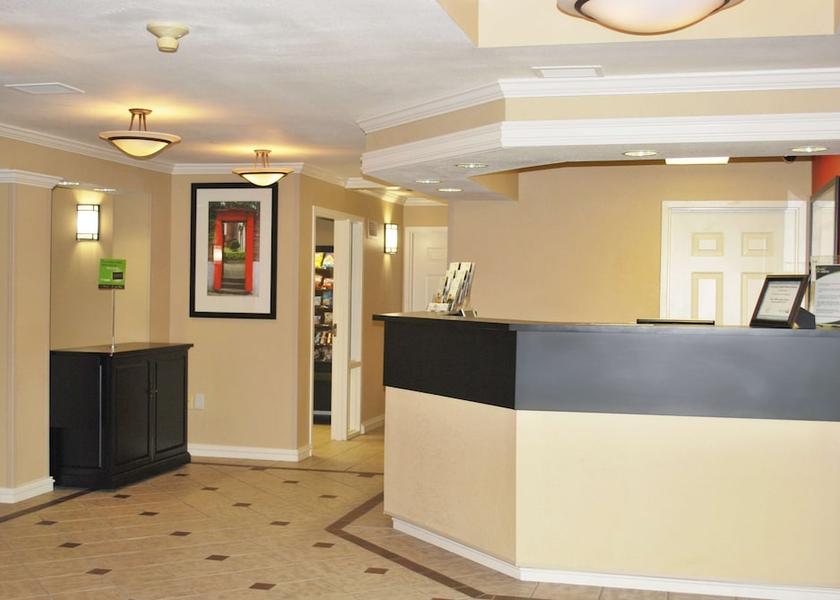 Missouri Maryland Heights Lobby