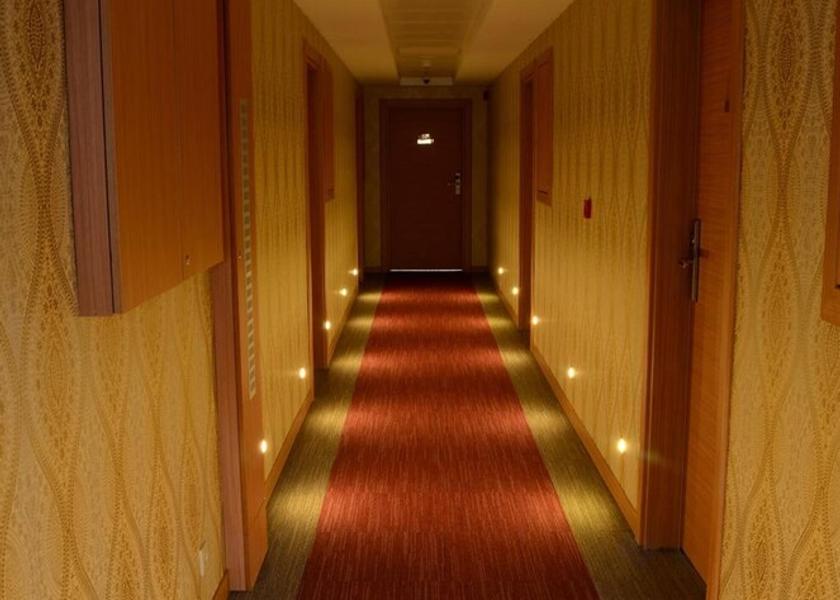  Korfez Interior Entrance