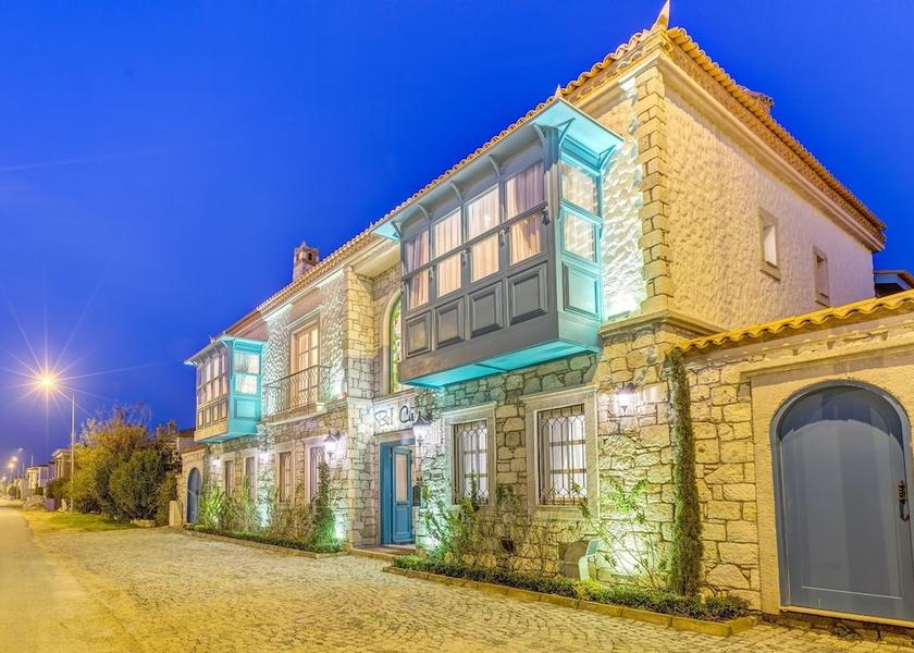 Izmir Çeşme Facade