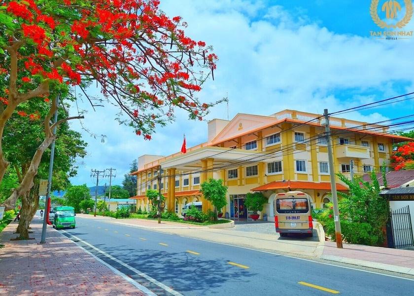 Ho Chi Minh Municipality Con Son Front of property