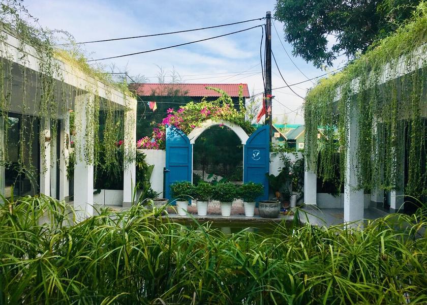 Quang Ninh Province Co To Courtyard