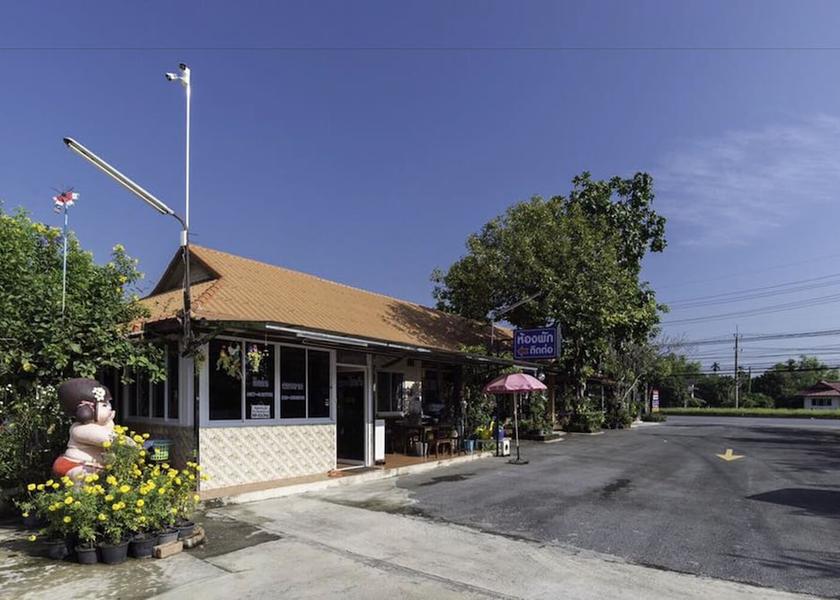 Nakhon Nayok Province Pak Phli Property entrance