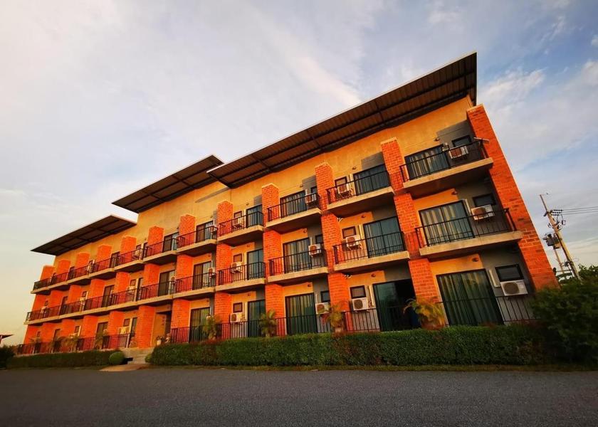 Lop Buri Province Phatthana Nikhom Exterior view