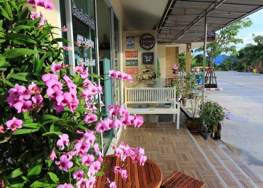 Nakhon Nayok Province Pak Phli Property grounds