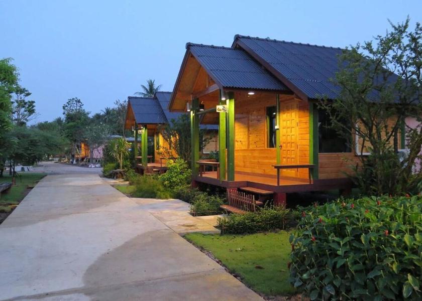Samut Songkhram Bang Khonthi Exterior Detail
