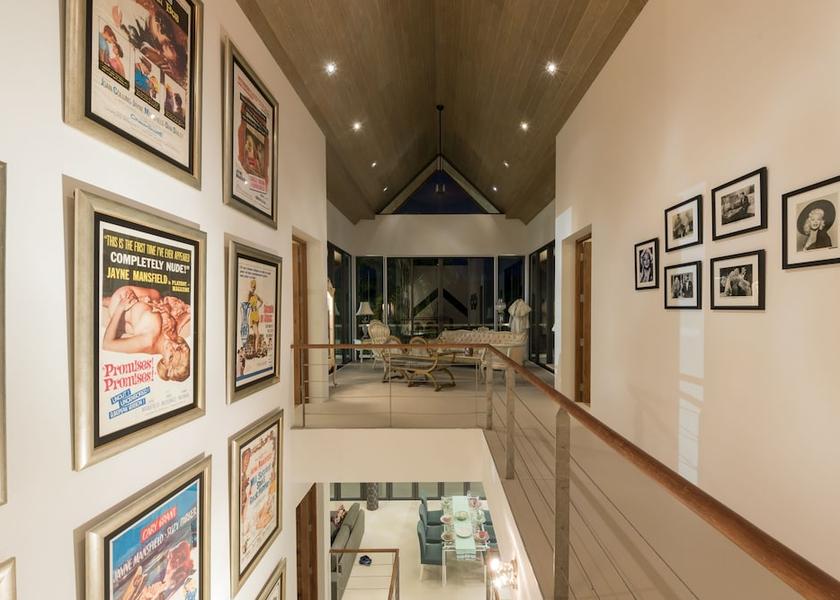 Phuket Si Sunthon Interior Entrance