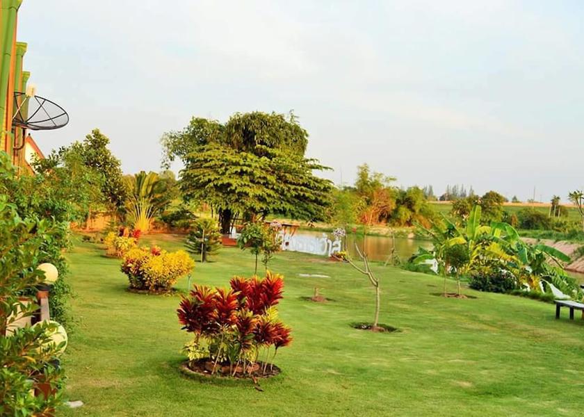 Chonburi pluak daeng Property Grounds