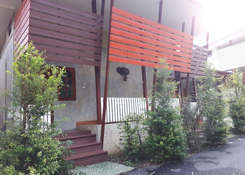 Ratchaburi Ban Pong Exterior Detail