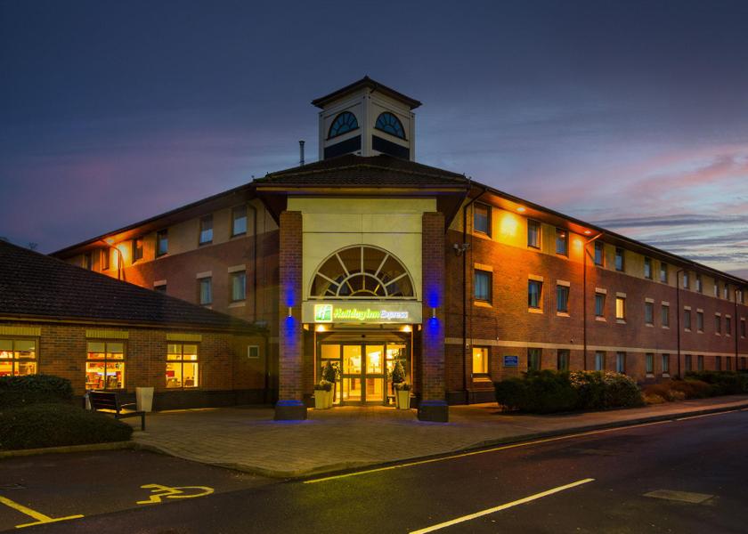England Warwick exterior view