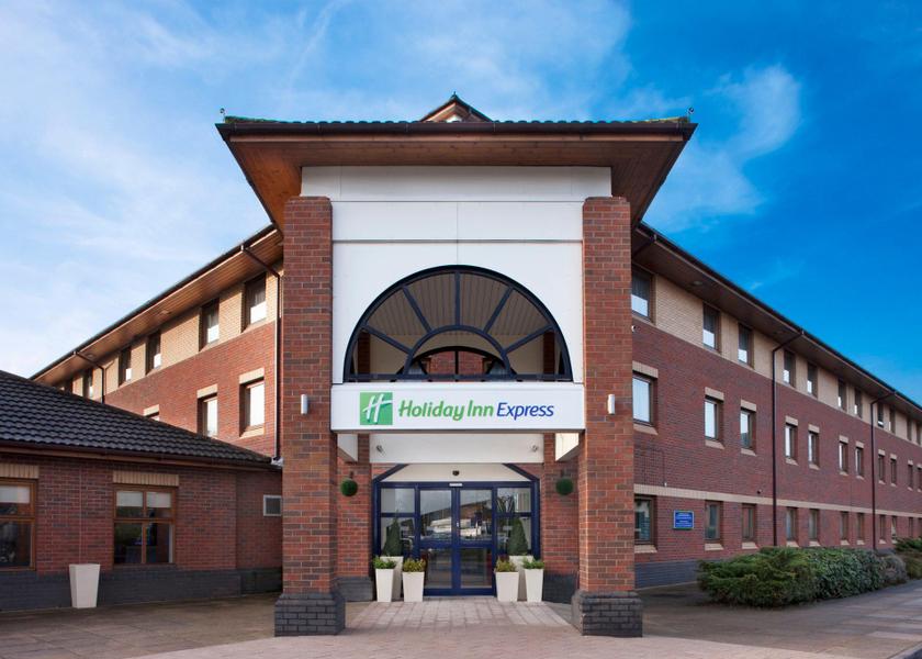England Warwick exterior view