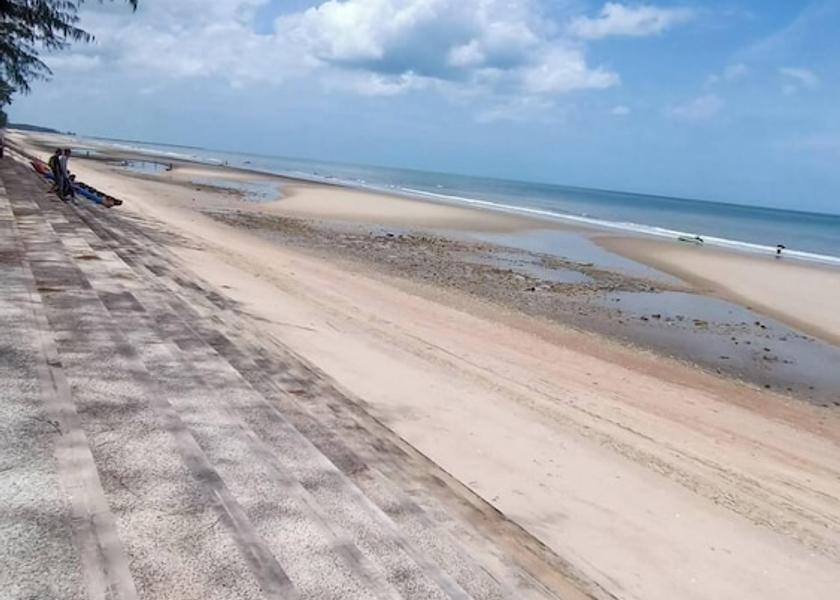 Prachuap Khiri Khan Cha-am Beach