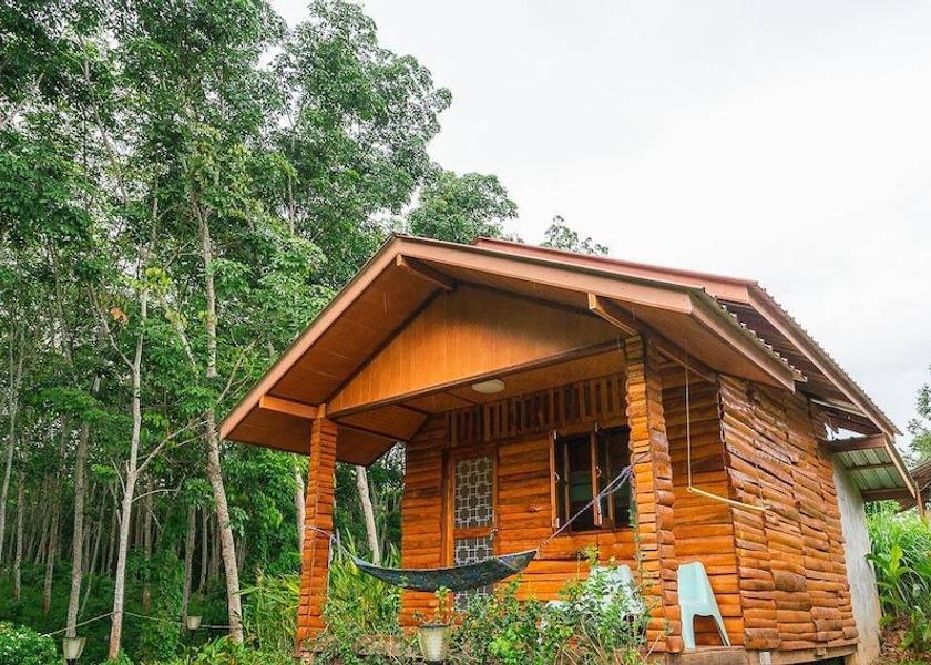 Surat Thani Ban Ta Khun Facade