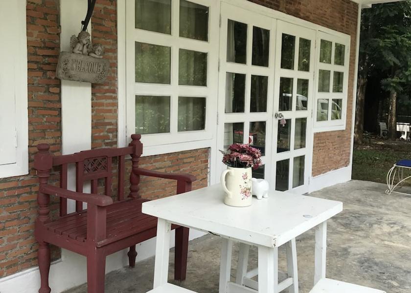 Ratchaburi Suan Phueng Terrace