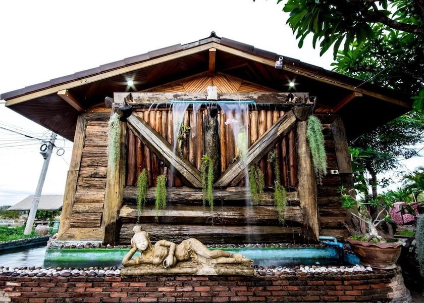 Phitsanulok Province Nakhon Thai Exterior Detail