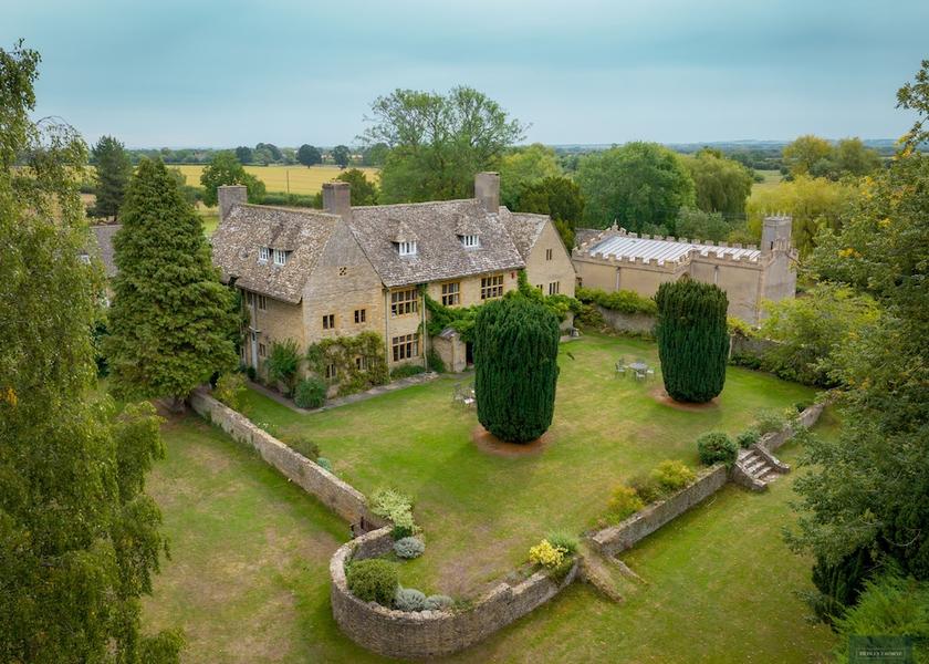 England Wantage Exterior Detail