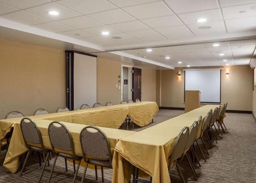 New York Staten Island Meeting Room
