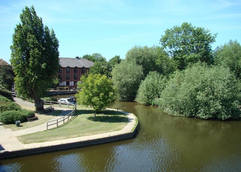 England Chertsey Property Grounds
