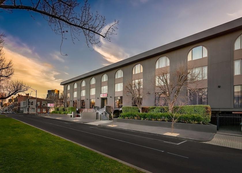 Victoria Melbourne Exterior