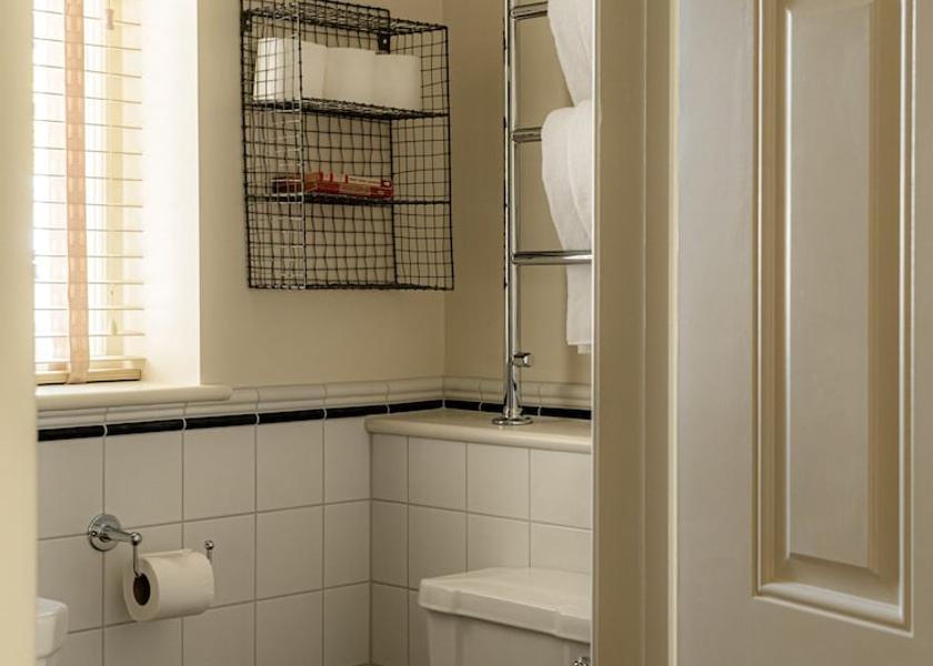 England Lechlade Bathroom
