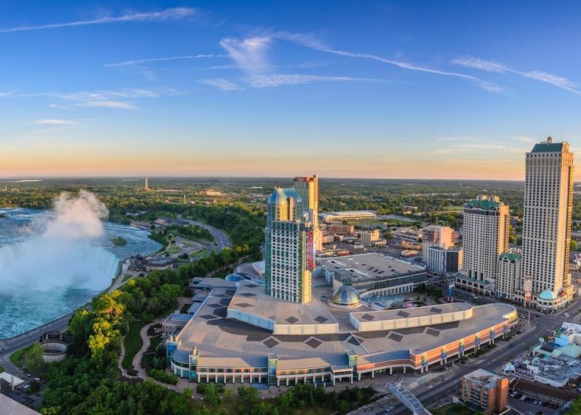 Ontario Niagara Falls Exterior Detail
