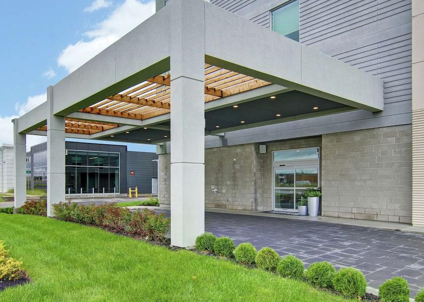 Quebec Dorval Exterior Detail