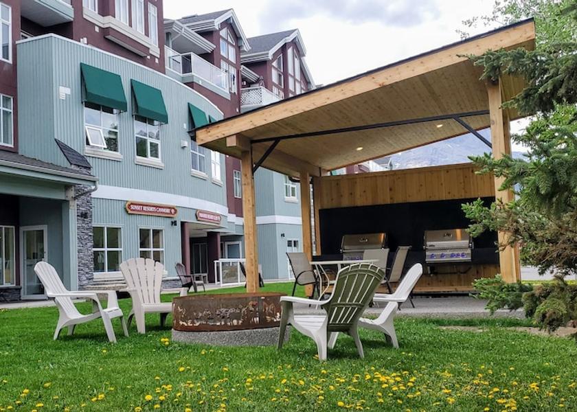 Alberta Canmore BBQ/picnic area