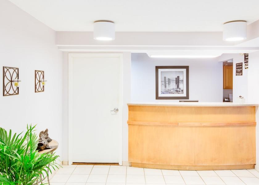 Mississippi D'Iberville Lobby