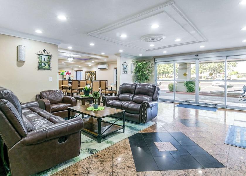 Georgia College Park Lobby