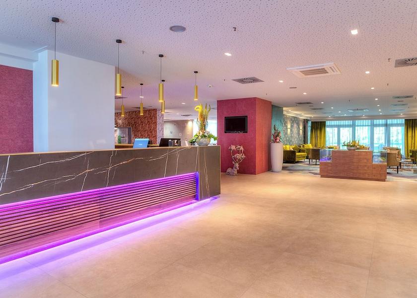 Hessen Maintal Lobby